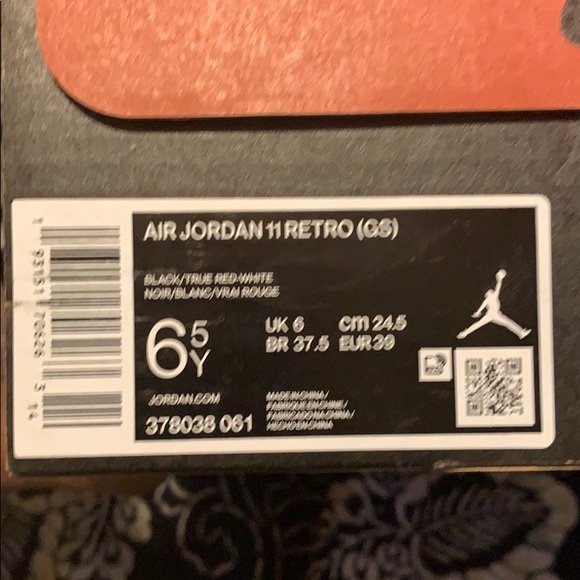 100% AUTHENTIC AIR JORDAN 11 RETRO (GS) - Picture 6 of 8